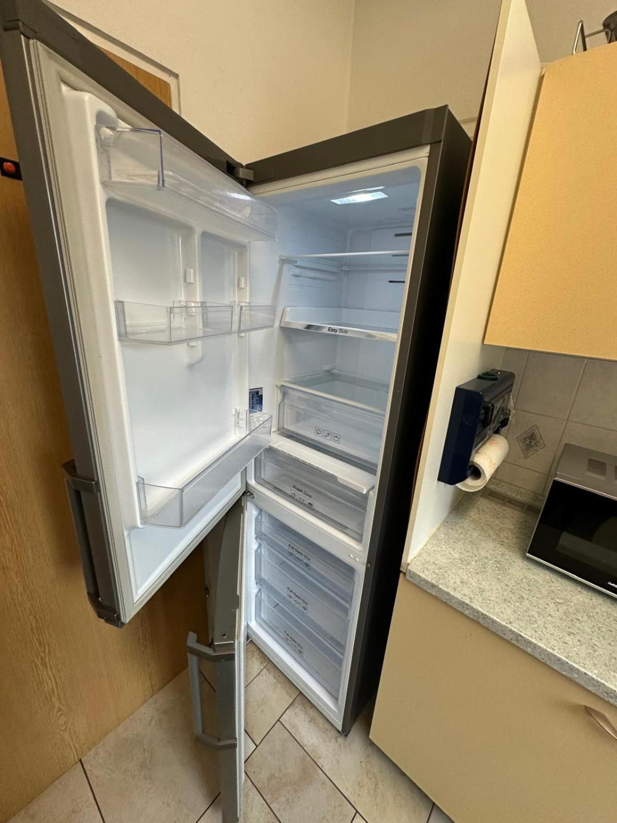 City Center - 4 Room Apartment With Kitchen And 2 Bathrooms Neurenberg Buitenkant foto